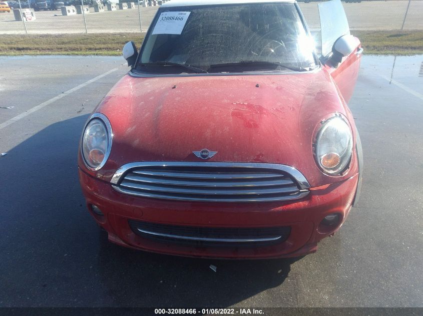 2013 MINI COOPER HARDTOP WMWSU3C52DT689529