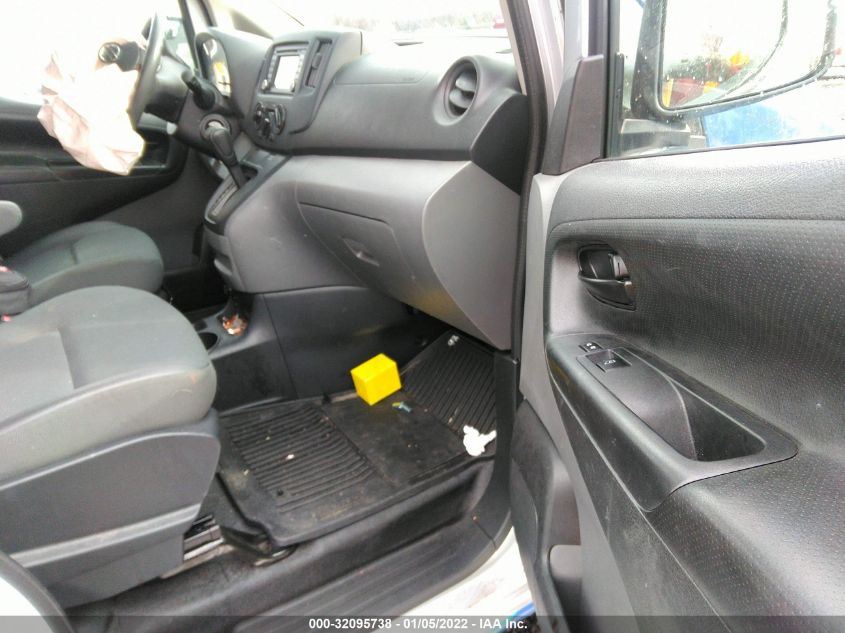 2015 NISSAN NV200 SV 3N6CM0KN7FK703278