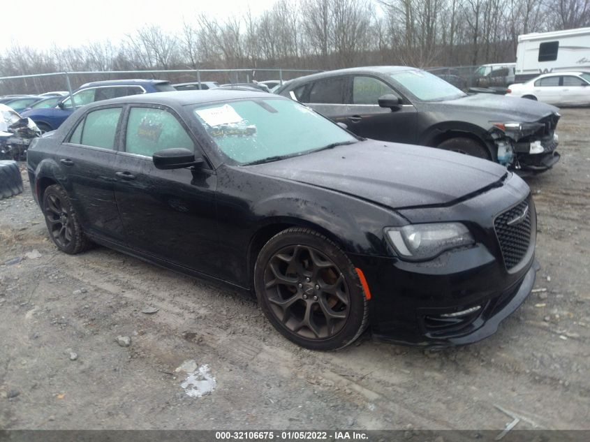 VIN 2C3CCABG1JH292053 2018 CHRYSLER 300 no.1