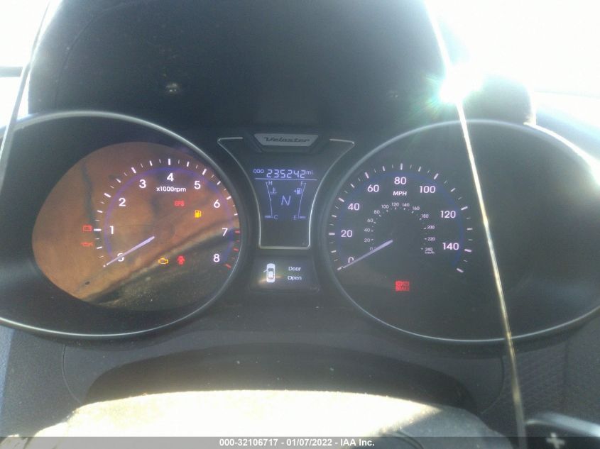 2013 HYUNDAI VELOSTER TURBO W/BLUE INT KMHTC6AE2DU099853
