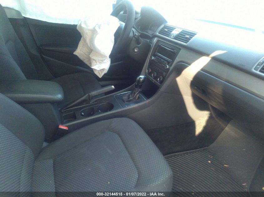 2013 VOLKSWAGEN PASSAT S 1VWAP7A31DC141517