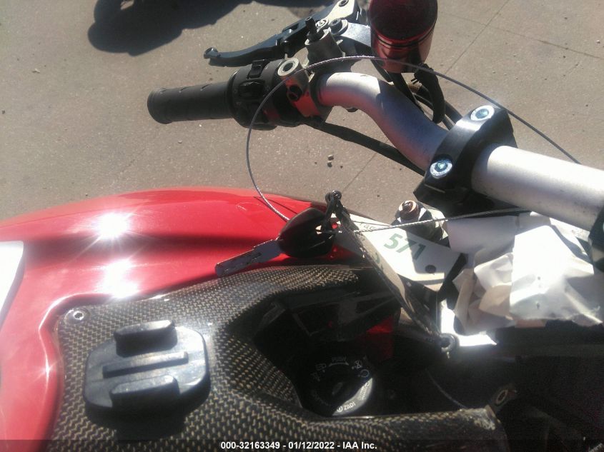 2010 DUCATI STREETFIGHTER BASE / S ZDM11BEW5AB000869