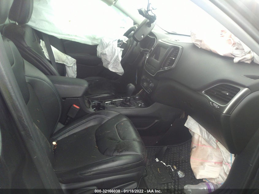 VIN 1C4PJMLB8KD101458 2019 JEEP CHEROKEE LATITUDE PLUS