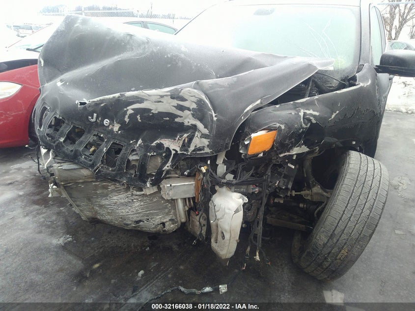 VIN 1C4PJMLB8KD101458 2019 JEEP CHEROKEE LATITUDE PLUS