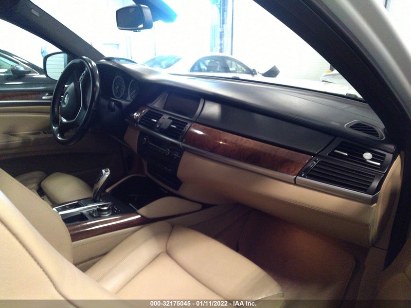 5UXFH0C56BLM98036 BMW X6 2011 Photo 5