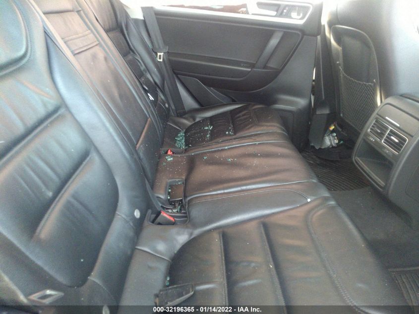 2013 VOLKSWAGEN TOUAREG LUX WVGEF9BP8DD011888