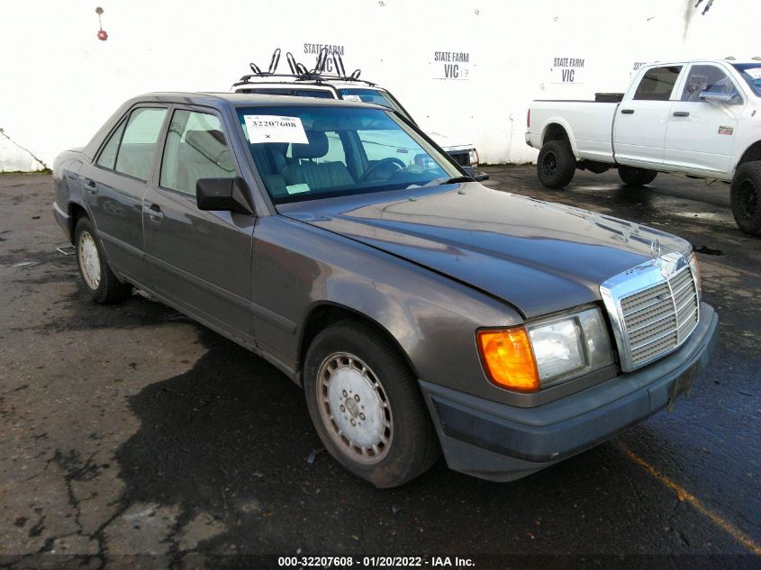 WDBEA26D7JA731401 MERCEDES-BENZ 260 Photo 1