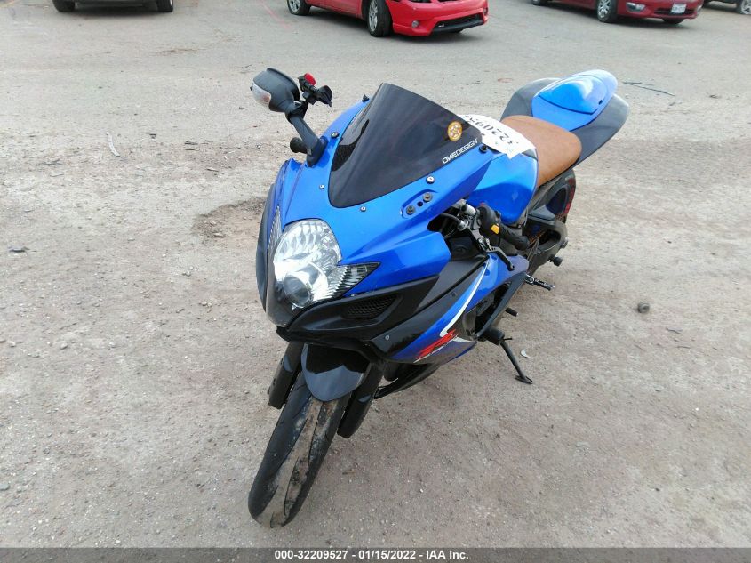 2007 SUZUKI GSX-R750 JS1GR7KA972107527