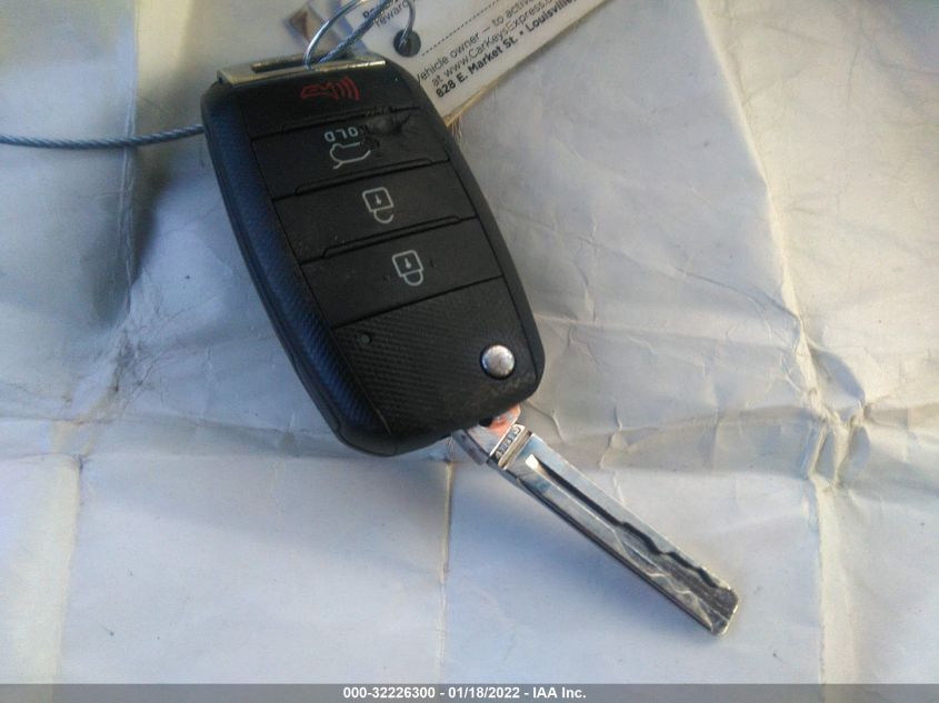 2015 KIA SORENTO LX 5XYKTCA68FG617265