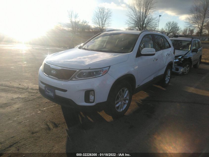 2015 KIA SORENTO LX 5XYKTCA68FG617265