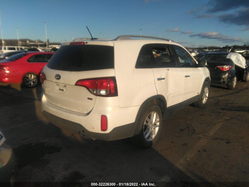 2015 KIA SORENTO LX 5XYKTCA68FG617265
