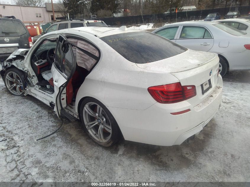 2015 BMW M5 WBSFV9C51FD595183