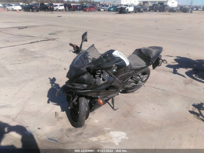 2021 YAMAHA YZFR3 A MH3RH18Y1MK007924