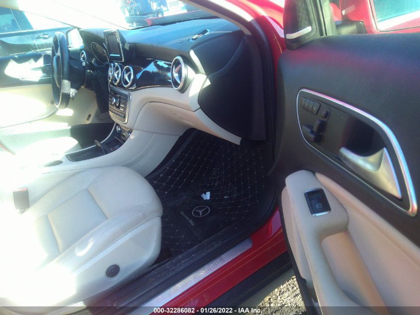 2015 MERCEDES-BENZ GLA-CLASS GLA 250 WDCTG4GB3FJ082195