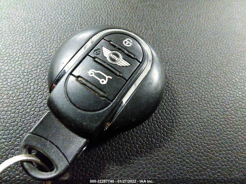 2015 MINI COOPER HARDTOP 4 DOOR WMWXS5C59FT829716