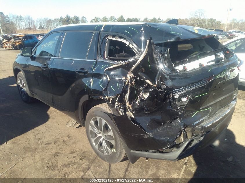 2022 TOYOTA HIGHLANDER XLE 5TDGZRBH2NS563499