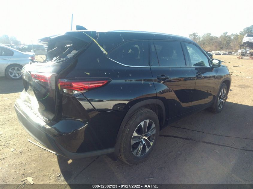 2022 TOYOTA HIGHLANDER XLE 5TDGZRBH2NS563499