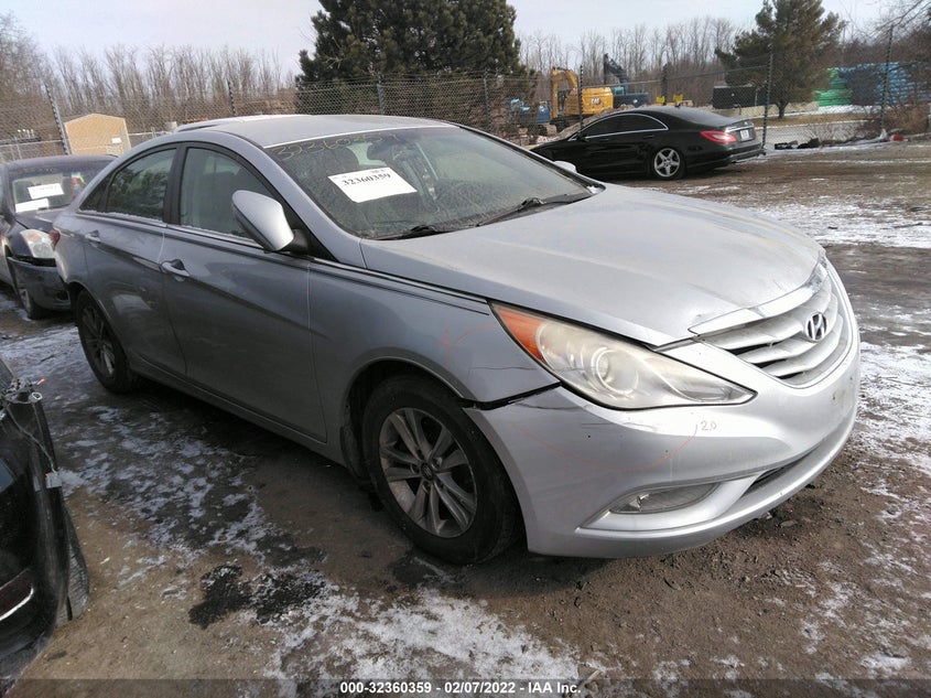 2013 HYUNDAI SONATA VIN: 5NPEB4AC2DH564077