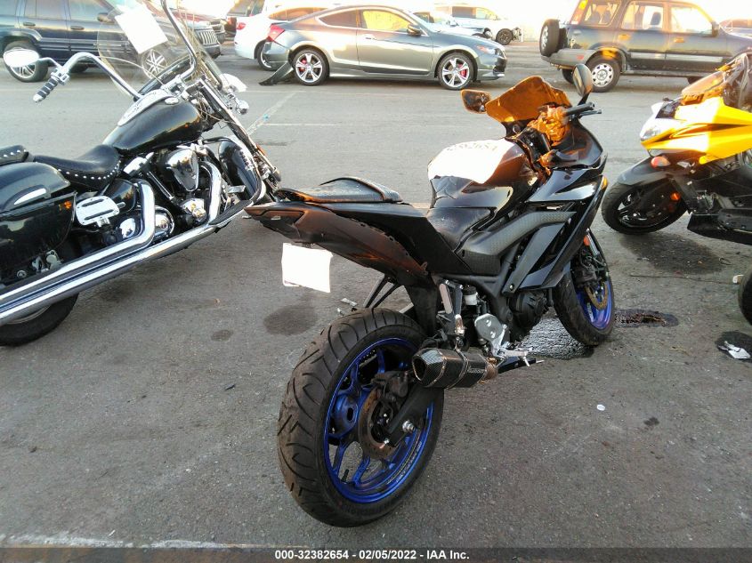 2021 YAMAHA YZFR3 A MH3RH18Y3MK005978