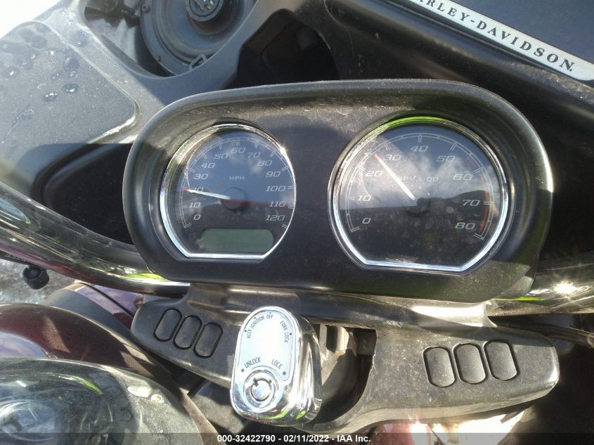2017 HARLEY-DAVIDSON FLTRU 1HD1KGD18HB637985