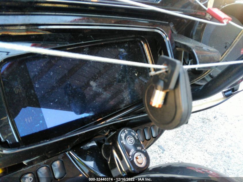 2021 HARLEY-DAVIDSON FLHTK 1HD1KEF13MB604355