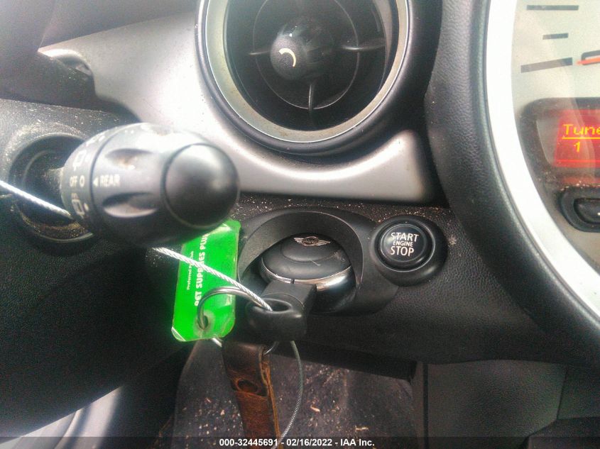 2013 MINI COOPER HARDTOP WMWSU3C58DT689339