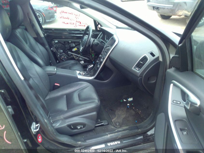2015 VOLVO XC60 T6 PREMIER PLUS YV4902RC9F2580066
