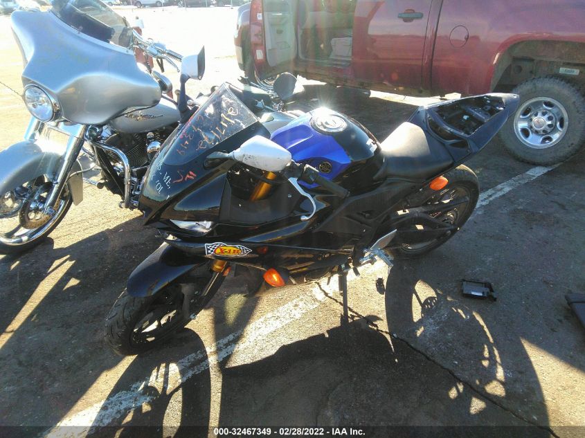 2021 YAMAHA YZFR3 A MH3RH18Y4MK006220