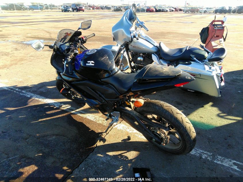 2021 YAMAHA YZFR3 A MH3RH18Y4MK006220