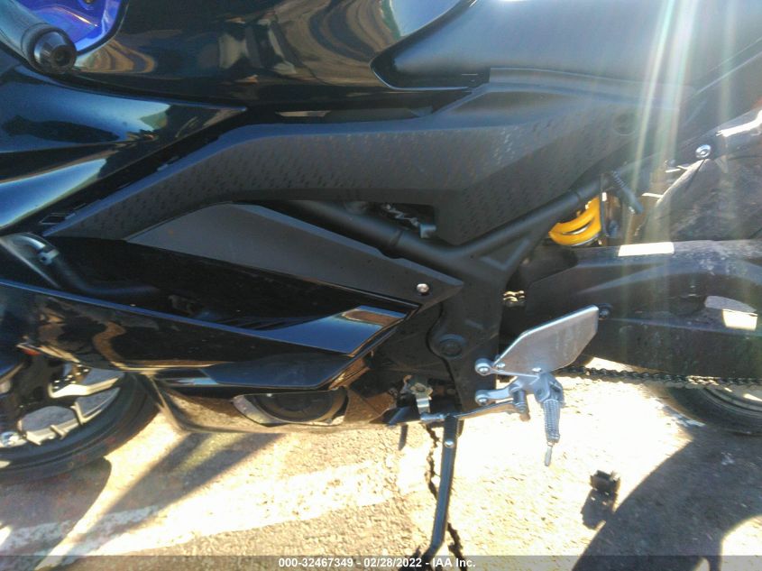2021 YAMAHA YZFR3 A MH3RH18Y4MK006220