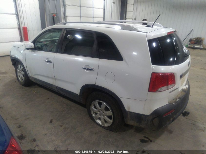 2013 KIA SORENTO LX 5XYKT4A20DG311077