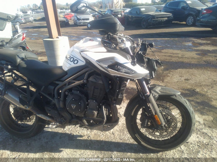 2018 TRIUMPH MOTORCYCLE EXPLORER VIN: SMTF45XB5JJ873680