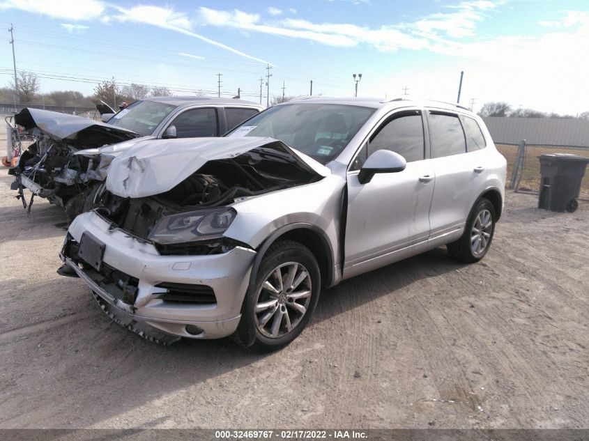 2013 VOLKSWAGEN TOUAREG SPORT W/NAV WVGEF9BP6DD000470