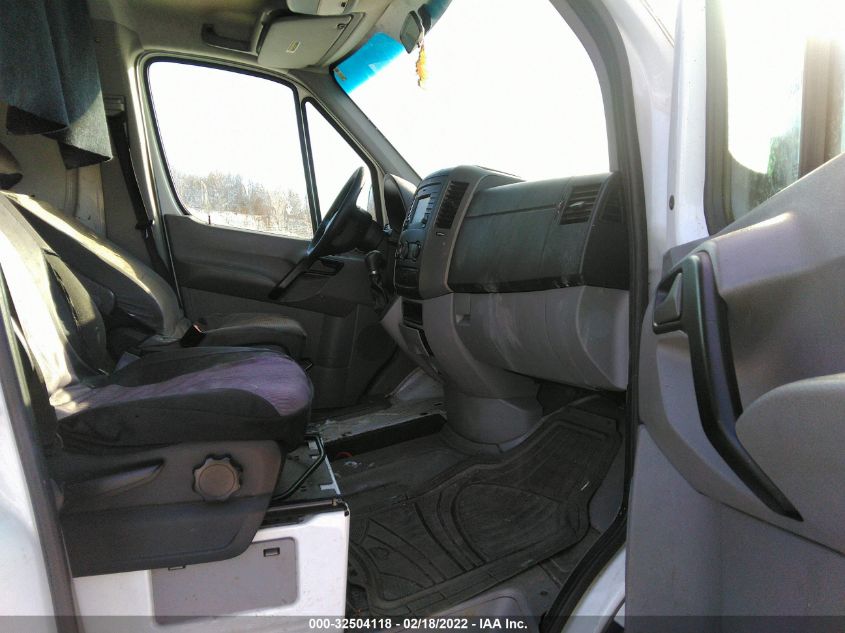 2014 MERCEDES-BENZ SPRINTER CARGO VANS WD3PE7CC7E5834088