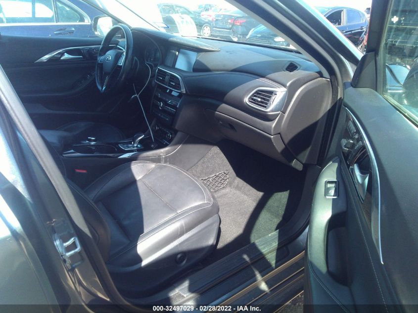 2018 INFINITI QX30 LUXURY SJKCH5CP5JA056228