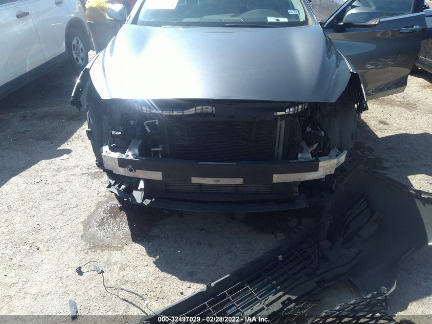 2018 INFINITI QX30 LUXURY SJKCH5CP5JA056228