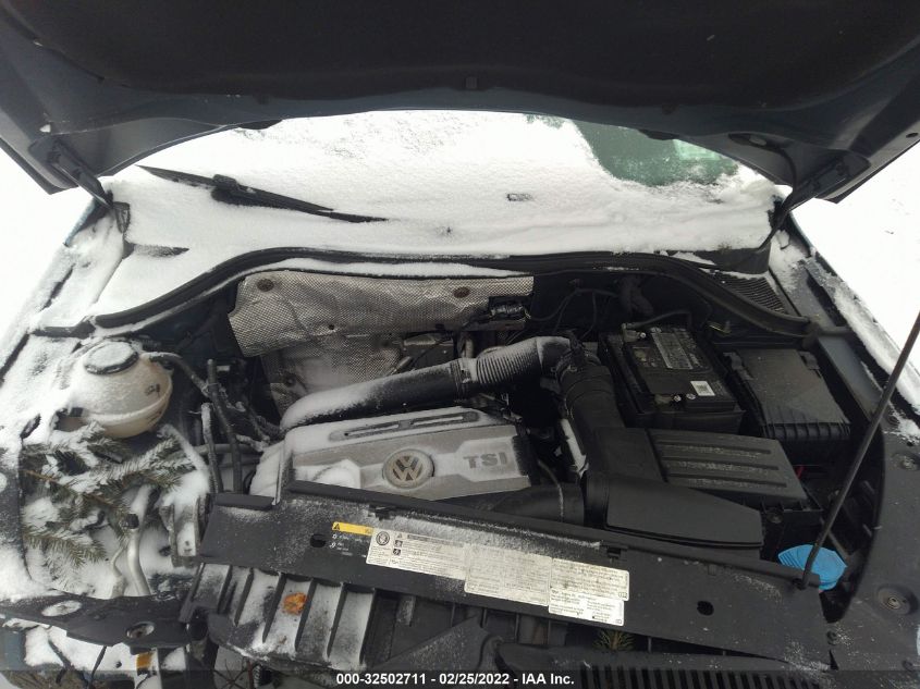 2017 VOLKSWAGEN TIGUAN WVGBV7AX4HK046070