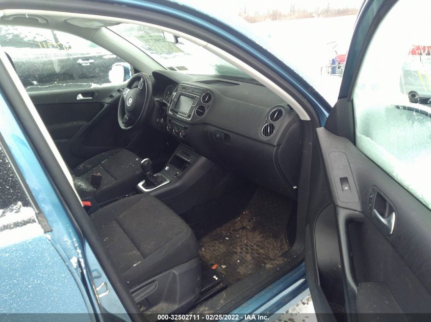 2017 VOLKSWAGEN TIGUAN WVGBV7AX4HK046070