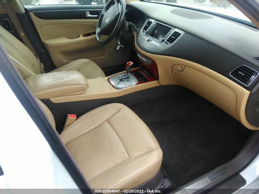 2013 HYUNDAI GENESIS 3.8L KMHGC4DD2DU217182