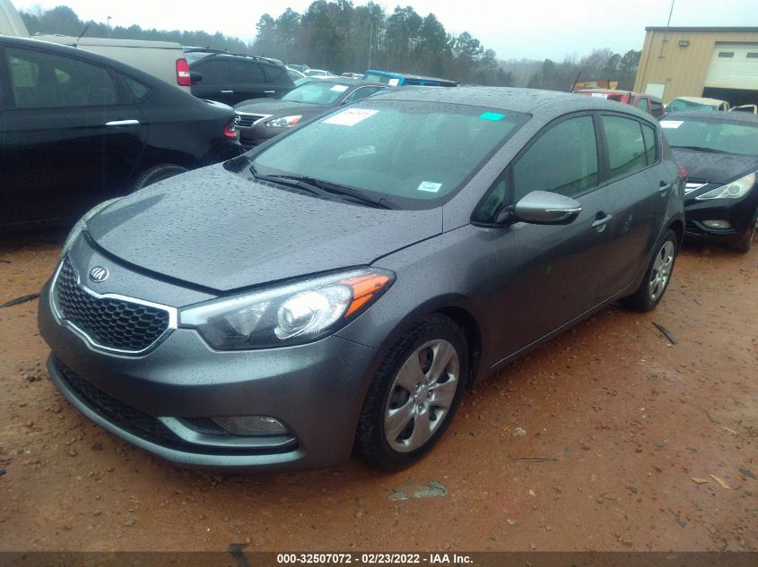 2016 KIA FORTE 5-DOOR LX KNAFK5A87G5592402