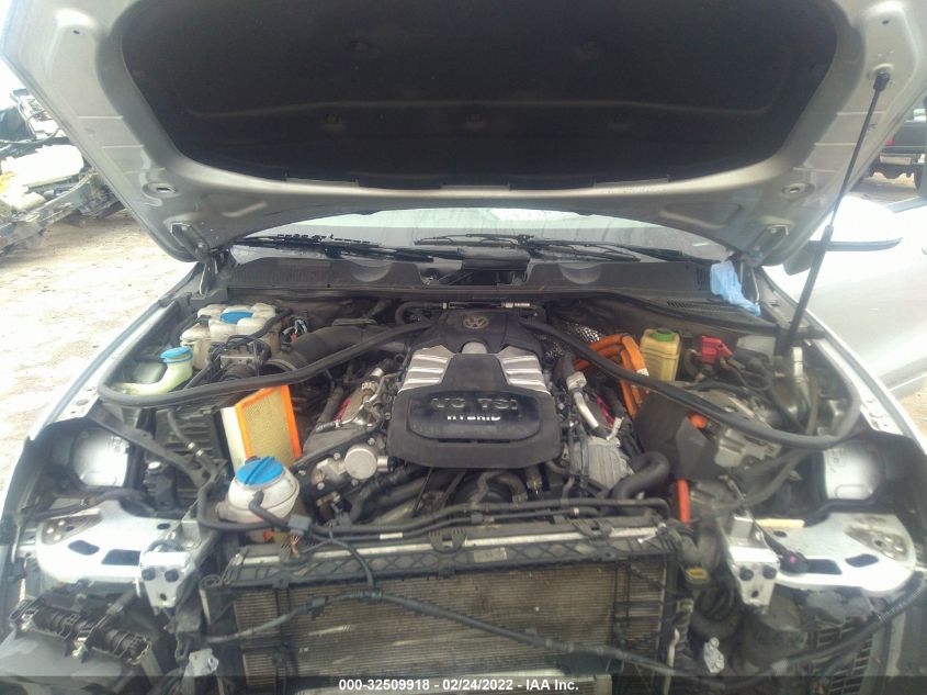 2013 VOLKSWAGEN TOUAREG WVGEG9BP9DD001819