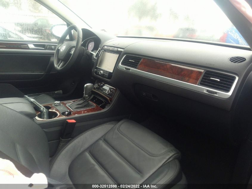 2013 VOLKSWAGEN TOUAREG LUX WVGEF9BP1DD013790