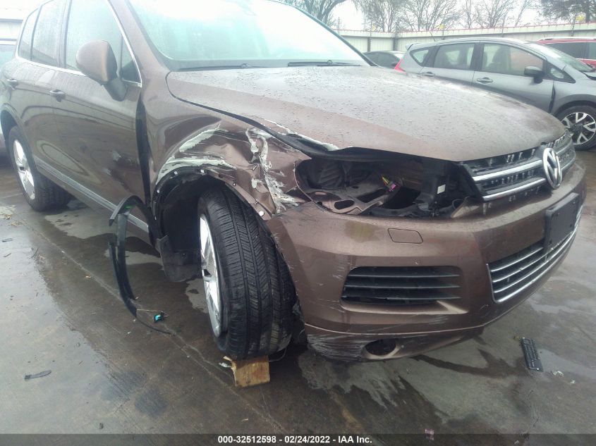 2013 VOLKSWAGEN TOUAREG LUX WVGEF9BP1DD013790