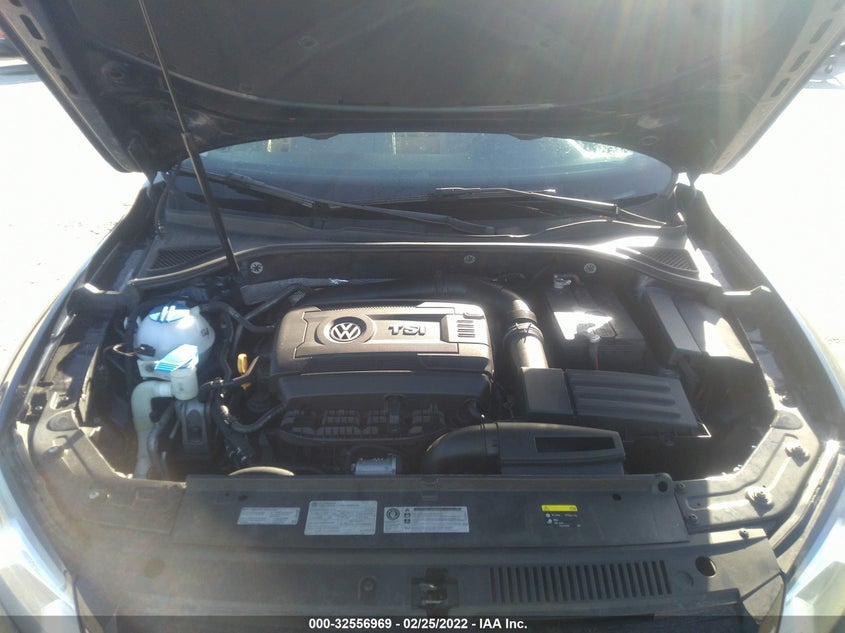 2015 VOLKSWAGEN PASSAT VIN: 1VWAS7A31FC110382