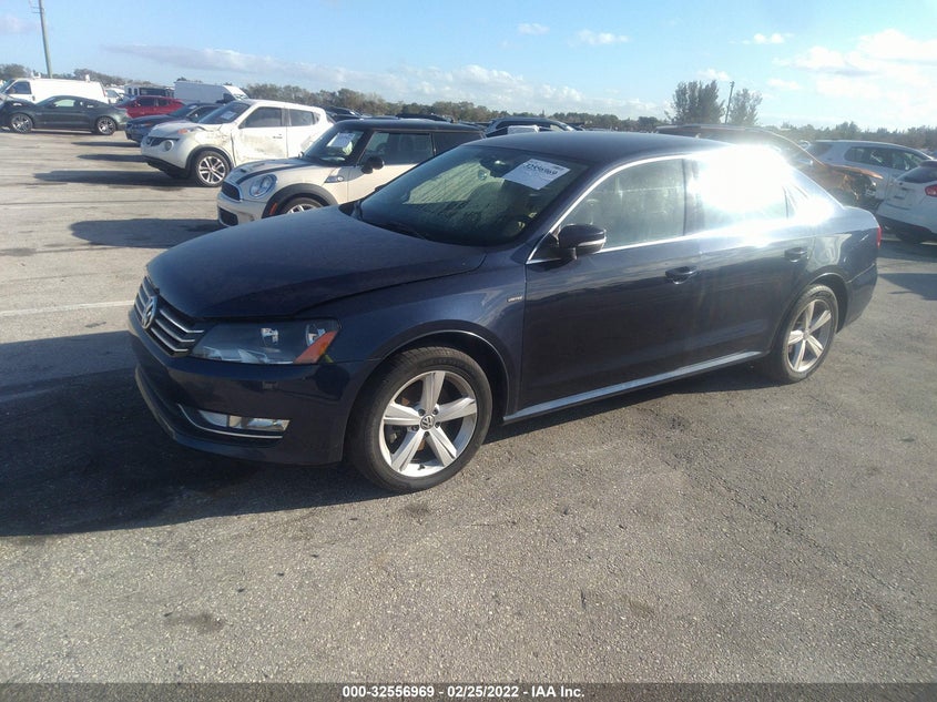 2015 VOLKSWAGEN PASSAT VIN: 1VWAS7A31FC110382
