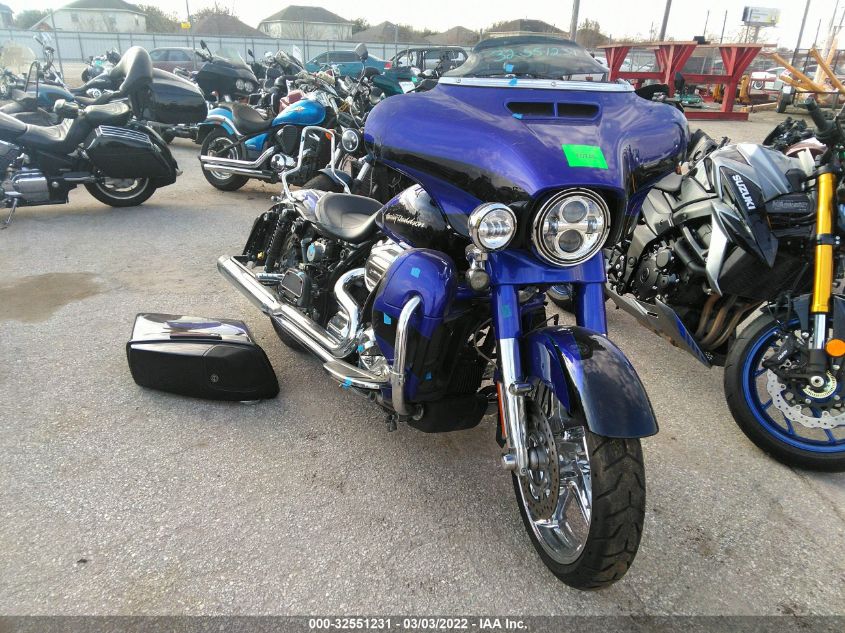 2017 HARLEY-DAVIDSON FLHXSE CVO STREET GLIDE 1HD1PXF35HB956955