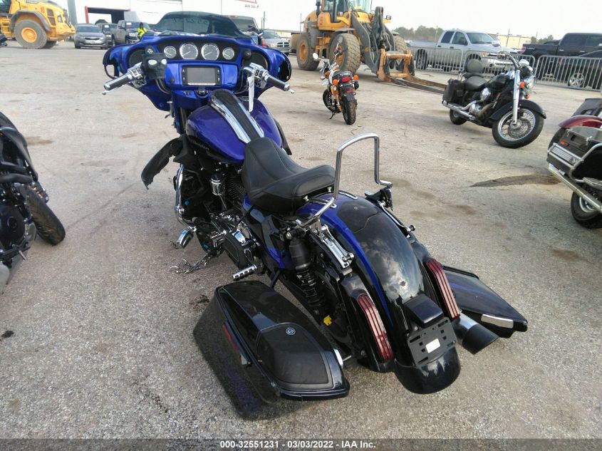 2017 HARLEY-DAVIDSON FLHXSE CVO STREET GLIDE 1HD1PXF35HB956955