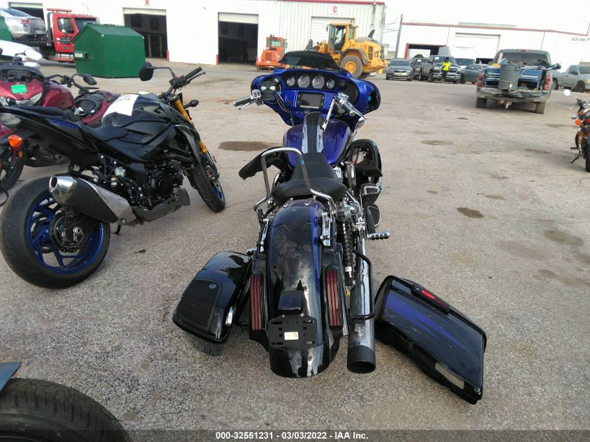 2017 HARLEY-DAVIDSON FLHXSE CVO STREET GLIDE 1HD1PXF35HB956955