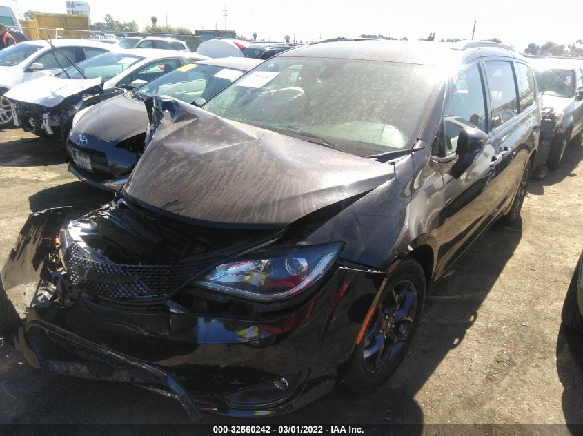 2C4RC1EG8JR177882 2018 CHRYSLER PACIFICA, photo no. 2