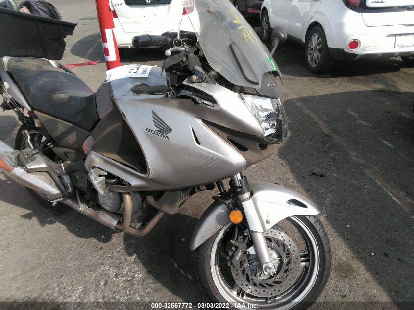 2010 HONDA NT700 V VTMRC5225AE000566